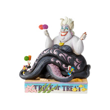 Disney Traditions 6002837 Ursula Trick or Treat