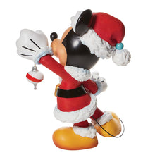 Disney Showcase 6009030 Santa Mickey Couture de Force