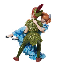 Disney Showcase 6010727 Peter Pan & Wendy Darling