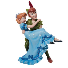 Disney Showcase 6010727 Peter Pan & Wendy Darling