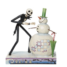 Disney Traditions 6013056 A Snowy Discovery