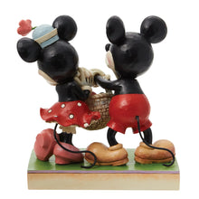 Disney Traditions 6014317 Springtime Sweethearts