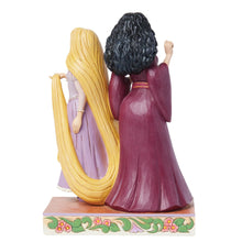 Disney Traditions 6014325 Rapunzel vs. Mother Gothel