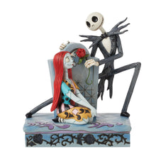 Disney Traditions 6016594 A Grave Affair