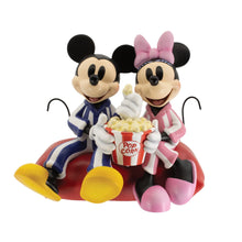 Disney Showcase 6018078 Mickey & Minnie Pajama Time Figurine
