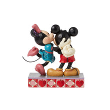 Disney Traditions 6016327 Hugs and Kisses